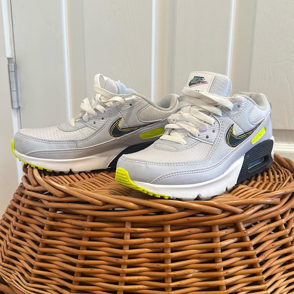NIKE AIR MAX SIZE 5YOUTH